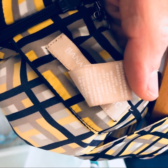 Banana Republic zipper back sleeveless blouse sz 8 - Picture 5 of 5